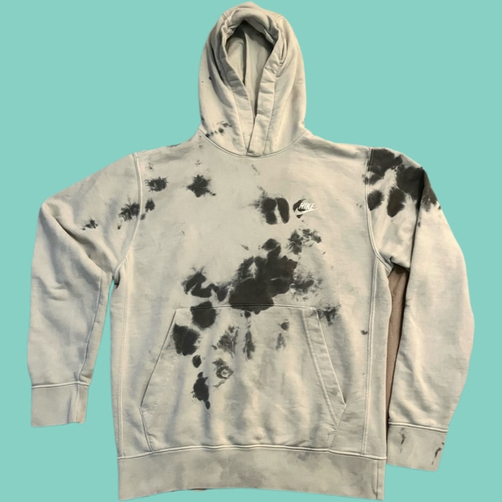 NWOT NIKE Club Fleece B&W Tie Dye Hoodie - Size S.